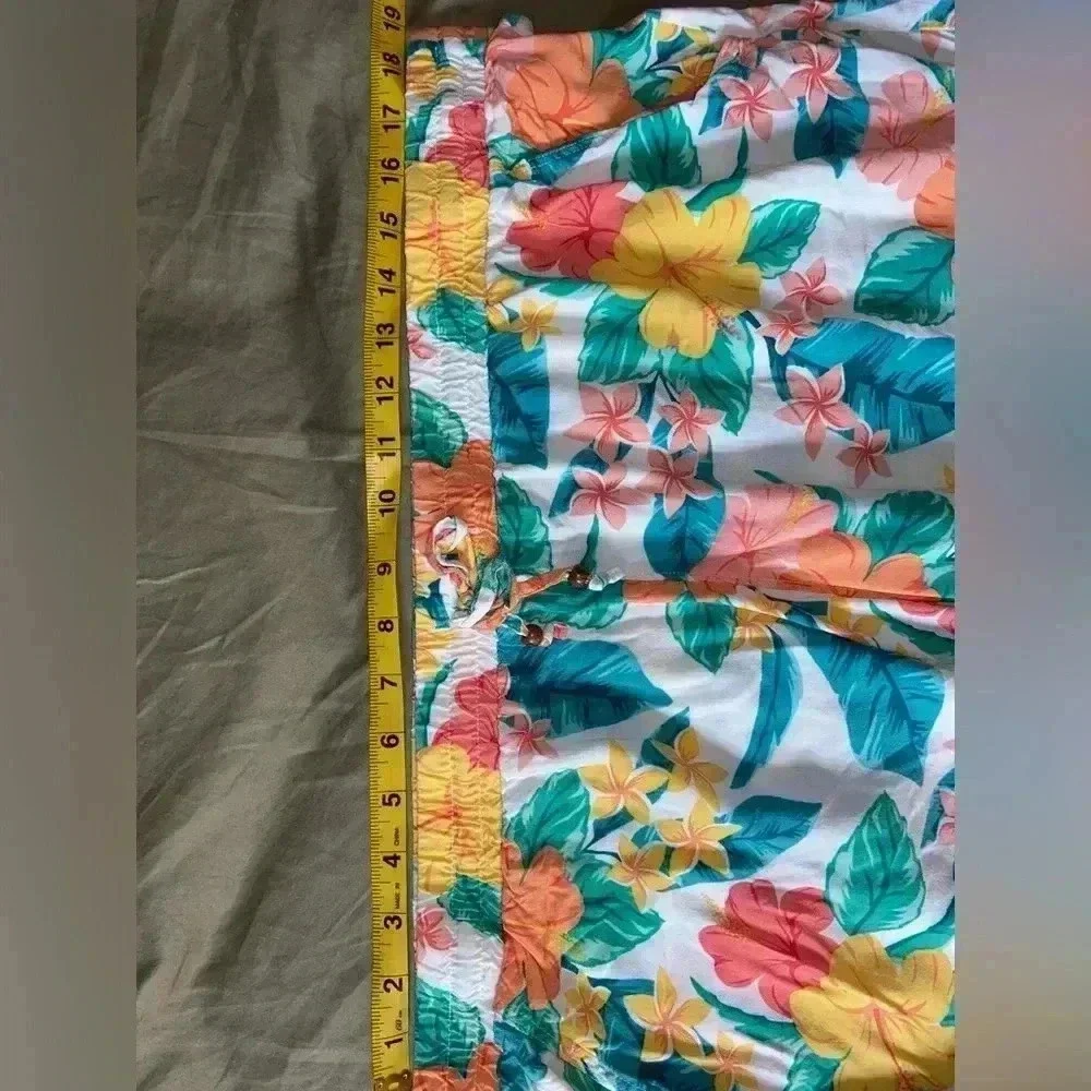 Natural Reflections Women’s XL Floral Shorts